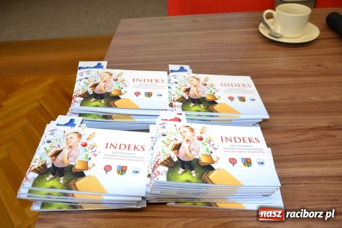 Zdjęcie w galerii na portalu naszraciborz.pl: Najmłodsi studenci gminy Krzyżanowice zainaugurowali rok akademicki  wiadomości z regionu