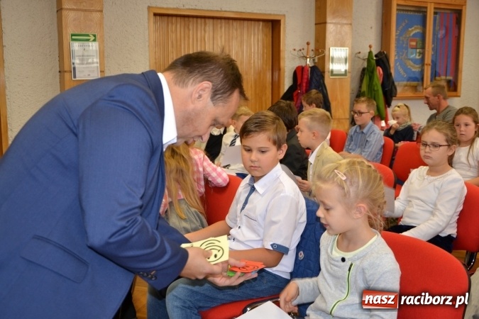 Zdjęcie w galerii na portalu naszraciborz.pl: Najmłodsi studenci gminy Krzyżanowice zainaugurowali rok akademicki  wiadomości z regionu