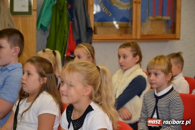 Zdjęcie w galerii na portalu naszraciborz.pl: Najmłodsi studenci gminy Krzyżanowice zainaugurowali rok akademicki  wiadomości z regionu