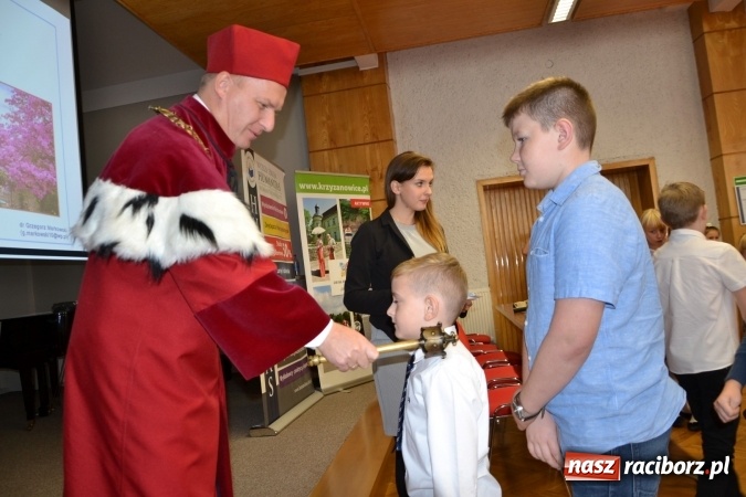 Zdjęcie w galerii na portalu naszraciborz.pl: Najmłodsi studenci gminy Krzyżanowice zainaugurowali rok akademicki  wiadomości z regionu