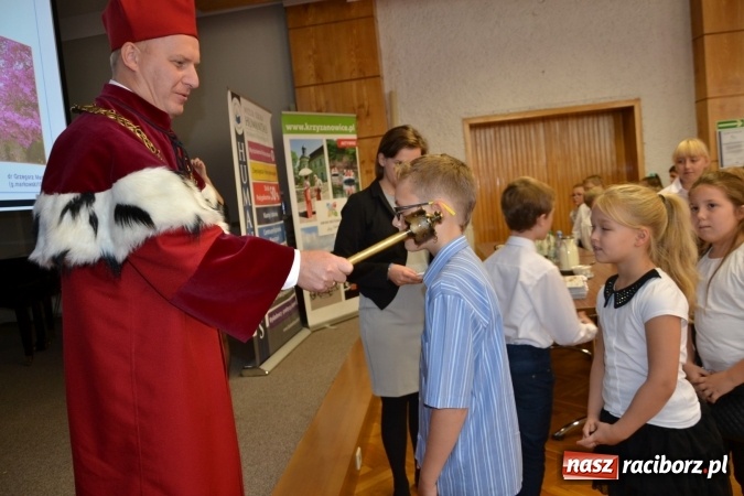Zdjęcie w galerii na portalu naszraciborz.pl: Najmłodsi studenci gminy Krzyżanowice zainaugurowali rok akademicki  wiadomości z regionu