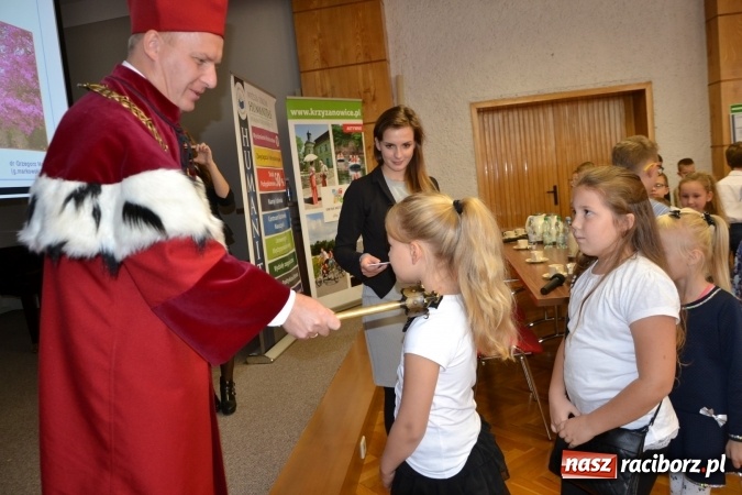 Zdjęcie w galerii na portalu naszraciborz.pl: Najmłodsi studenci gminy Krzyżanowice zainaugurowali rok akademicki  wiadomości z regionu