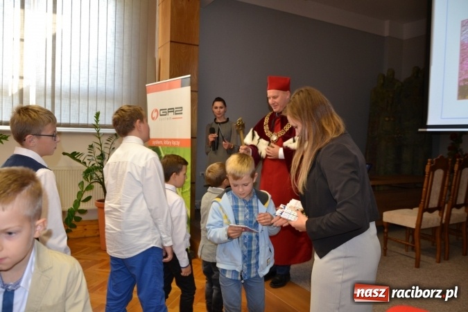 Zdjęcie w galerii na portalu naszraciborz.pl: Najmłodsi studenci gminy Krzyżanowice zainaugurowali rok akademicki  wiadomości z regionu