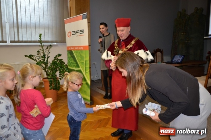 Zdjęcie w galerii na portalu naszraciborz.pl: Najmłodsi studenci gminy Krzyżanowice zainaugurowali rok akademicki  wiadomości z regionu