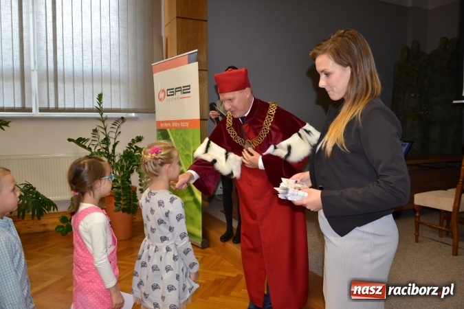 Zdjęcie w galerii na portalu naszraciborz.pl: Najmłodsi studenci gminy Krzyżanowice zainaugurowali rok akademicki  wiadomości z regionu