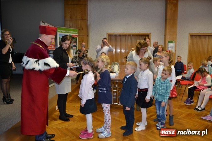 Zdjęcie w galerii na portalu naszraciborz.pl: Najmłodsi studenci gminy Krzyżanowice zainaugurowali rok akademicki  wiadomości z regionu