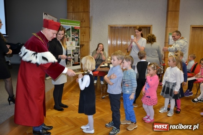 Zdjęcie w galerii na portalu naszraciborz.pl: Najmłodsi studenci gminy Krzyżanowice zainaugurowali rok akademicki  wiadomości z regionu