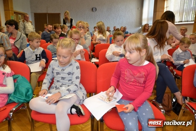 Zdjęcie w galerii na portalu naszraciborz.pl: Najmłodsi studenci gminy Krzyżanowice zainaugurowali rok akademicki  wiadomości z regionu