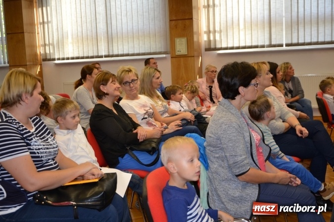 Zdjęcie w galerii na portalu naszraciborz.pl: Najmłodsi studenci gminy Krzyżanowice zainaugurowali rok akademicki  wiadomości z regionu