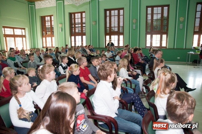Zdjęcie w galerii na portalu naszraciborz.pl: Uniwersytet Dziecięcy w Raciborzu zainaugurował nowy rok akademicki  wiadomości z regionu