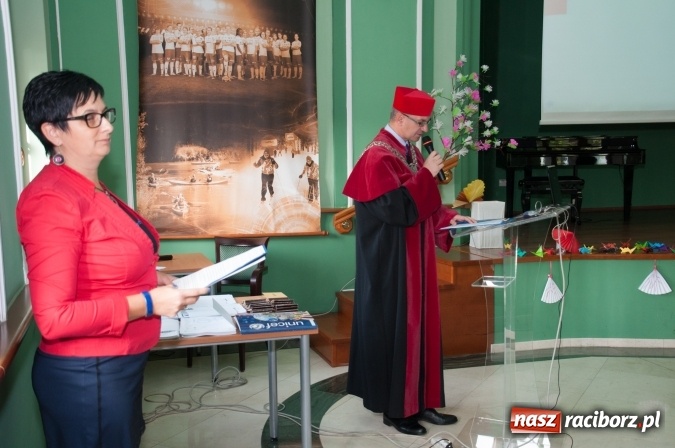 Zdjęcie w galerii na portalu naszraciborz.pl: Uniwersytet Dziecięcy w Raciborzu zainaugurował nowy rok akademicki  wiadomości z regionu