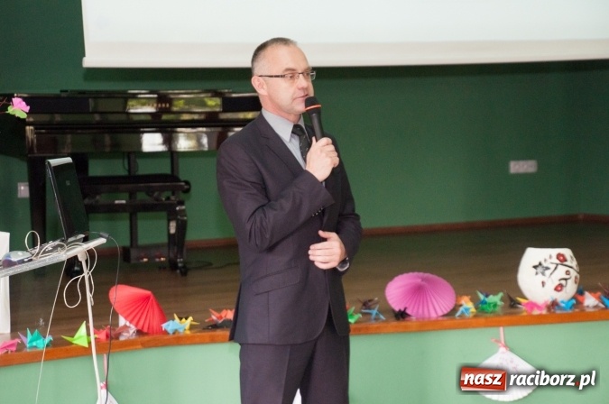 Zdjęcie w galerii na portalu naszraciborz.pl: Uniwersytet Dziecięcy w Raciborzu zainaugurował nowy rok akademicki  wiadomości z regionu