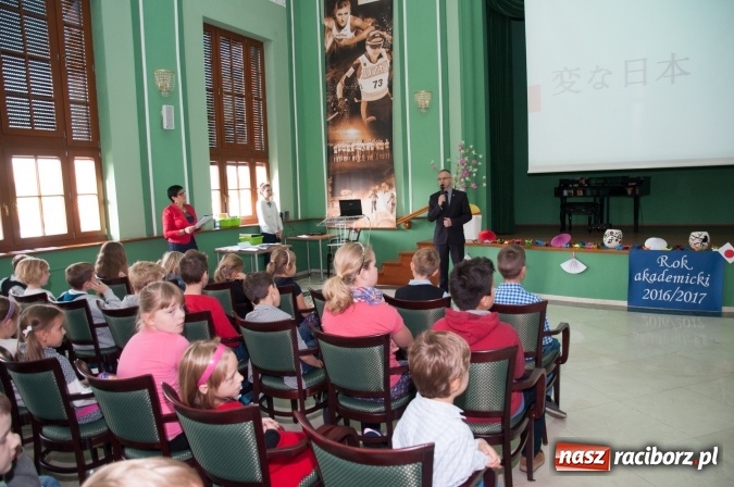 Zdjęcie w galerii na portalu naszraciborz.pl: Uniwersytet Dziecięcy w Raciborzu zainaugurował nowy rok akademicki  wiadomości z regionu