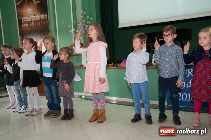 Zdjęcie w galerii na portalu naszraciborz.pl: Uniwersytet Dziecięcy w Raciborzu zainaugurował nowy rok akademicki  wiadomości z regionu