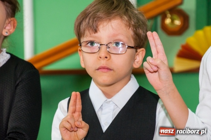 Zdjęcie w galerii na portalu naszraciborz.pl: Uniwersytet Dziecięcy w Raciborzu zainaugurował nowy rok akademicki  wiadomości z regionu