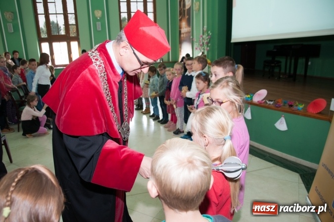 Zdjęcie w galerii na portalu naszraciborz.pl: Uniwersytet Dziecięcy w Raciborzu zainaugurował nowy rok akademicki  wiadomości z regionu