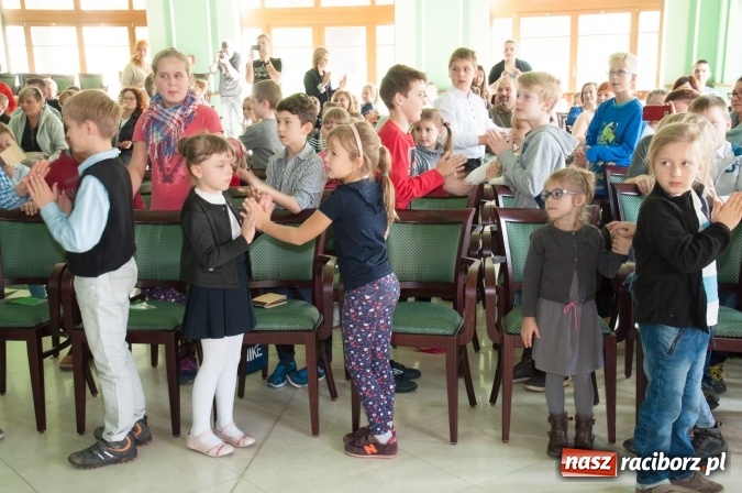 Zdjęcie w galerii na portalu naszraciborz.pl: Uniwersytet Dziecięcy w Raciborzu zainaugurował nowy rok akademicki  wiadomości z regionu