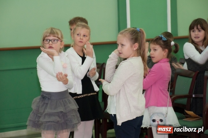 Zdjęcie w galerii na portalu naszraciborz.pl: Uniwersytet Dziecięcy w Raciborzu zainaugurował nowy rok akademicki  wiadomości z regionu