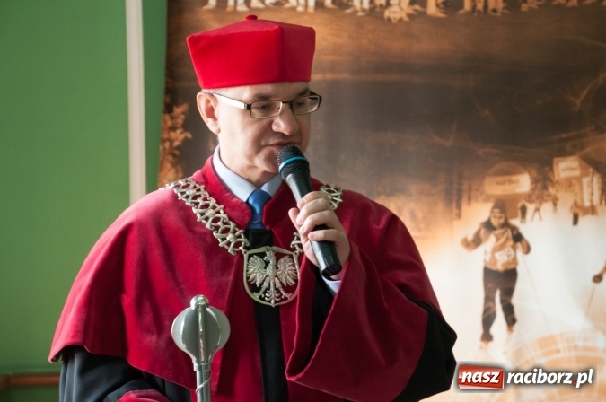 Zdjęcie w galerii na portalu naszraciborz.pl: Uniwersytet Dziecięcy w Raciborzu zainaugurował nowy rok akademicki  wiadomości z regionu