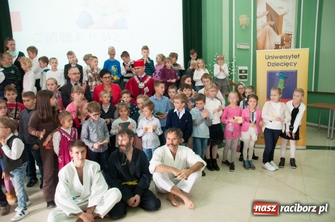 Zdjęcie w galerii na portalu naszraciborz.pl: Uniwersytet Dziecięcy w Raciborzu zainaugurował nowy rok akademicki  wiadomości z regionu
