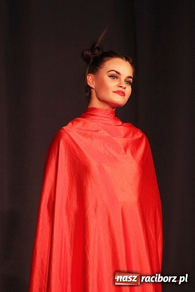 Zdjęcie w galerii na portalu naszraciborz.pl: Pchła Szachrajka w Raciborskim Centrum Kultury wiadomości z regionu