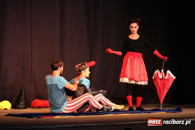 Zdjęcie w galerii na portalu naszraciborz.pl: Pchła Szachrajka w Raciborskim Centrum Kultury wiadomości z regionu