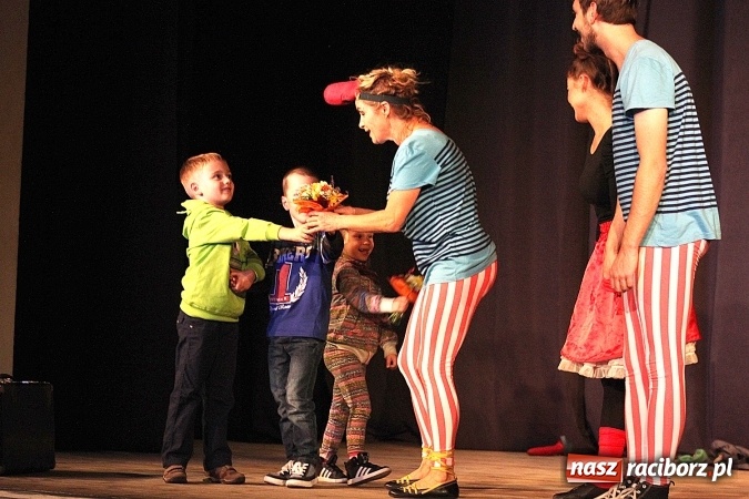 Zdjęcie w galerii na portalu naszraciborz.pl: Pchła Szachrajka w Raciborskim Centrum Kultury wiadomości z regionu