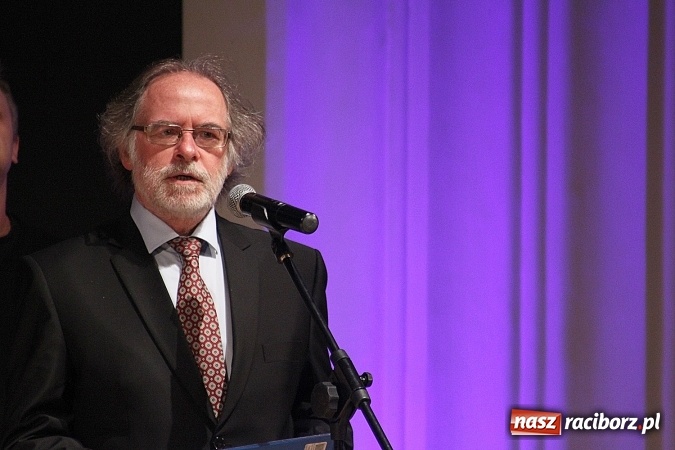 Zdjęcie w galerii na portalu naszraciborz.pl: W Raciborskim Centrum Kultury zaśpiewali dla św. Jana Pawła II wiadomości z regionu