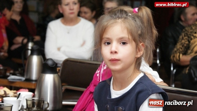 Zdjęcie w galerii na portalu naszraciborz.pl: Pokonać chorobę sztuką po raz kolejny w raciborskiej bibliotece wiadomości z regionu