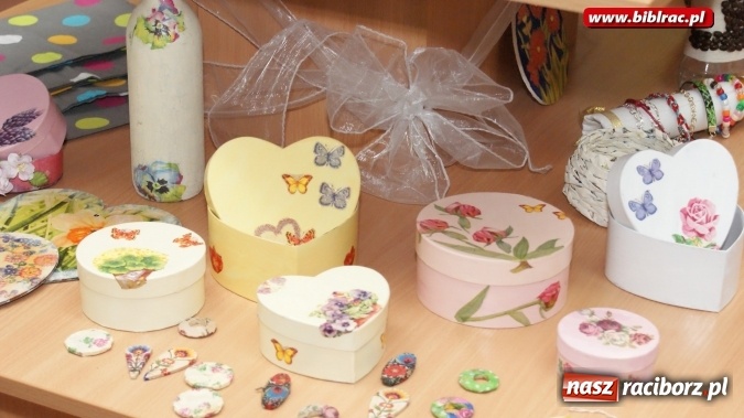 Zdjęcie w galerii na portalu naszraciborz.pl: Pokonać chorobę sztuką po raz kolejny w raciborskiej bibliotece wiadomości z regionu