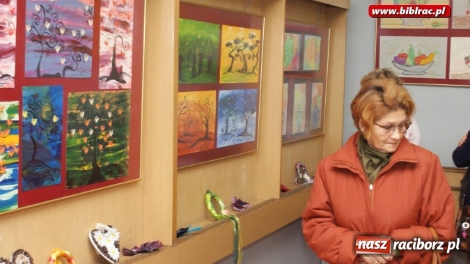 Zdjęcie w galerii na portalu naszraciborz.pl: Pokonać chorobę sztuką po raz kolejny w raciborskiej bibliotece wiadomości z regionu