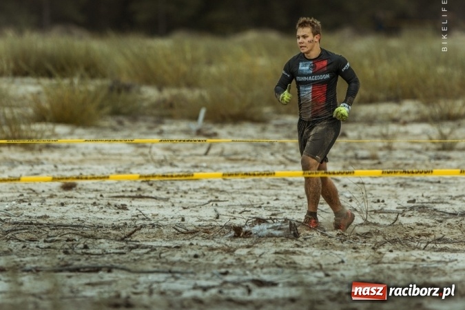 Zdjęcie w galerii na portalu naszraciborz.pl: Czasem słońce, czasem deszcz, czyli Runmageddon Silesia na Pustyni Błędowskiej wiadomości z regionu