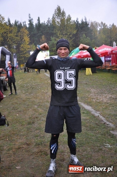 Zdjęcie w galerii na portalu naszraciborz.pl: Czasem słońce, czasem deszcz, czyli Runmageddon Silesia na Pustyni Błędowskiej wiadomości z regionu