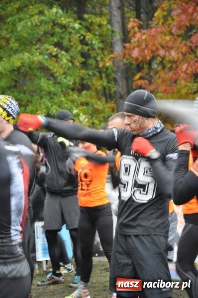 Zdjęcie w galerii na portalu naszraciborz.pl: Czasem słońce, czasem deszcz, czyli Runmageddon Silesia na Pustyni Błędowskiej wiadomości z regionu