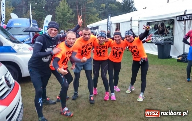 Zdjęcie w galerii na portalu naszraciborz.pl: Czasem słońce, czasem deszcz, czyli Runmageddon Silesia na Pustyni Błędowskiej wiadomości z regionu