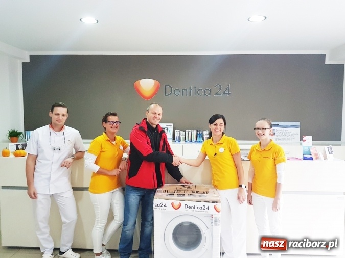 Zdjęcie w galerii na portalu naszraciborz.pl: Dentica24 pomaga - MOW w Rudach cieszy się nową pralką wiadomości z regionu