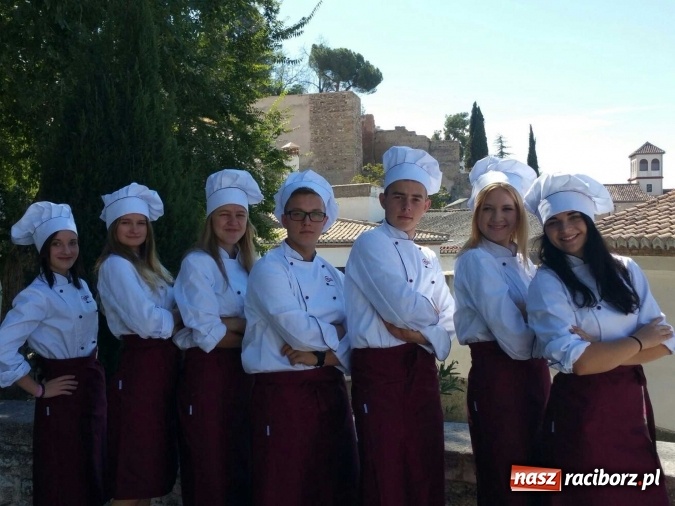 Zdjęcie w galerii na portalu naszraciborz.pl: Uczniowie z Raciborza na praktykach w Hiszpanii  wiadomości z regionu