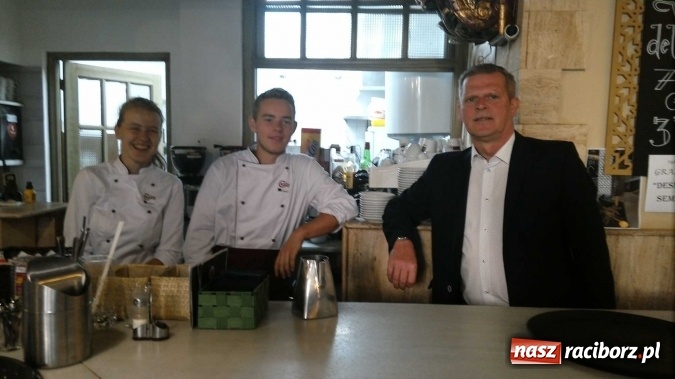 Zdjęcie w galerii na portalu naszraciborz.pl: Uczniowie z Raciborza na praktykach w Hiszpanii  wiadomości z regionu