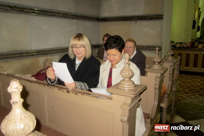 Zdjęcie w galerii na portalu naszraciborz.pl: Dzień Papieski w Szkole Podstawowej nr 13  wiadomości z regionu