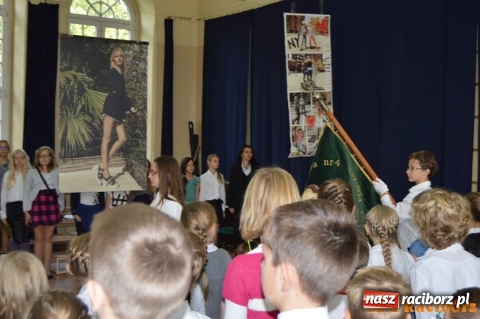 Zdjęcie w galerii na portalu naszraciborz.pl: Nauczyciel wie wszystko, a jak nie wie, to potrafi udawać, że wie - warsztaty w Czw&oacute;rce wiadomości z regionu