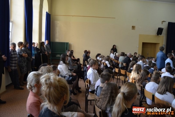 Zdjęcie w galerii na portalu naszraciborz.pl: Nauczyciel wie wszystko, a jak nie wie, to potrafi udawać, że wie - warsztaty w Czw&oacute;rce wiadomości z regionu