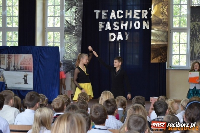 Zdjęcie w galerii na portalu naszraciborz.pl: Nauczyciel wie wszystko, a jak nie wie, to potrafi udawać, że wie - warsztaty w Czw&oacute;rce wiadomości z regionu