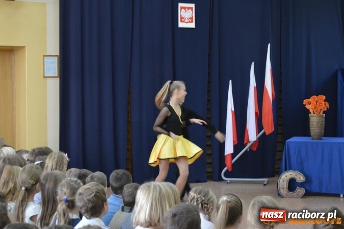 Zdjęcie w galerii na portalu naszraciborz.pl: Nauczyciel wie wszystko, a jak nie wie, to potrafi udawać, że wie - warsztaty w Czw&oacute;rce wiadomości z regionu