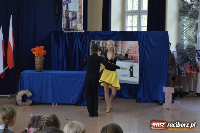 Zdjęcie w galerii na portalu naszraciborz.pl: Nauczyciel wie wszystko, a jak nie wie, to potrafi udawać, że wie - warsztaty w Czw&oacute;rce wiadomości z regionu