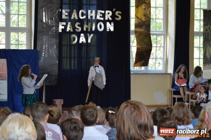 Zdjęcie w galerii na portalu naszraciborz.pl: Nauczyciel wie wszystko, a jak nie wie, to potrafi udawać, że wie - warsztaty w Czw&oacute;rce wiadomości z regionu