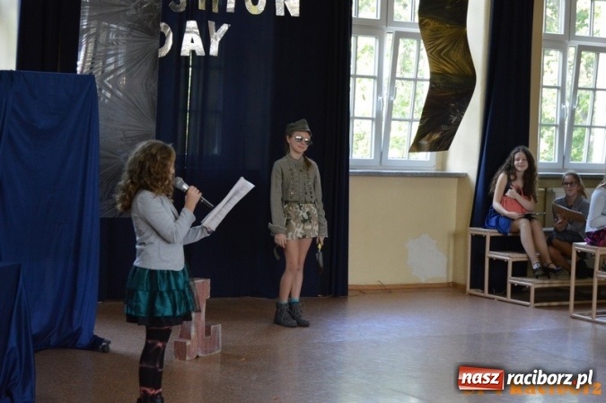 Zdjęcie w galerii na portalu naszraciborz.pl: Nauczyciel wie wszystko, a jak nie wie, to potrafi udawać, że wie - warsztaty w Czw&oacute;rce wiadomości z regionu