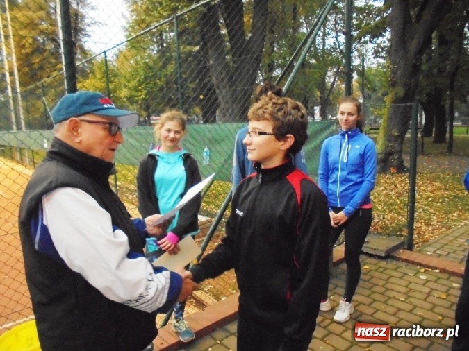 Zdjęcie w galerii na portalu naszraciborz.pl: Na korcie Rafako rozegrano Młodzieżowe Mistrzostwa Raciborza do 20 lat  wiadomości z regionu