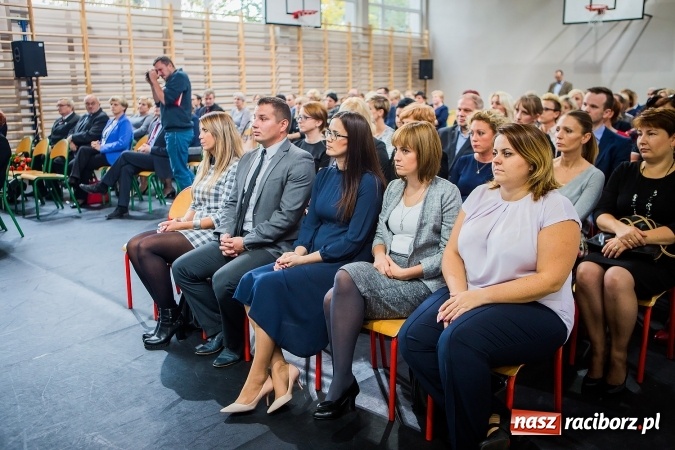 Zdjęcie w galerii na portalu naszraciborz.pl: Miejskie obchody Dnia Edukacji Narodowej. Prezydent wręczył nagrody i wyr&oacute;żnienia wiadomości z regionu