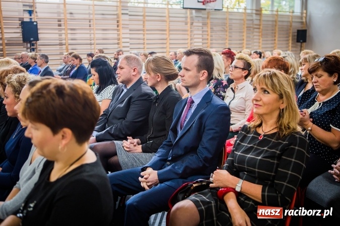 Zdjęcie w galerii na portalu naszraciborz.pl: Miejskie obchody Dnia Edukacji Narodowej. Prezydent wręczył nagrody i wyr&oacute;żnienia wiadomości z regionu