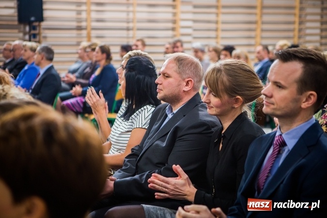 Zdjęcie w galerii na portalu naszraciborz.pl: Miejskie obchody Dnia Edukacji Narodowej. Prezydent wręczył nagrody i wyr&oacute;żnienia wiadomości z regionu